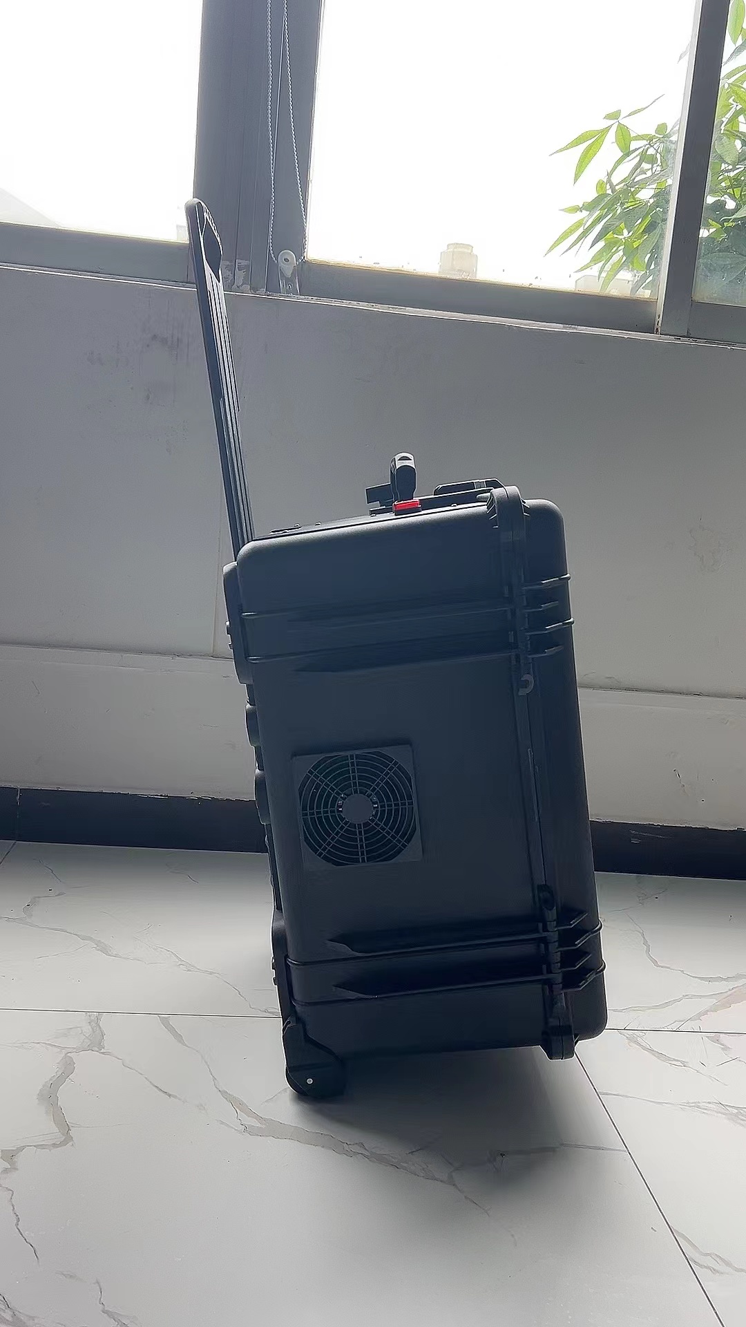 巴宜手拉箱型移动通信干扰器